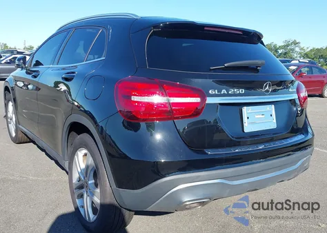 2020 Mercedes-Benz Gla 250 4Matic z USA, uszkodzony, nr VIN WDCTG4GB1LU027075